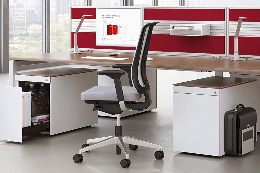 Steelcase - Implicit| Büro mit weißen Möbeln
